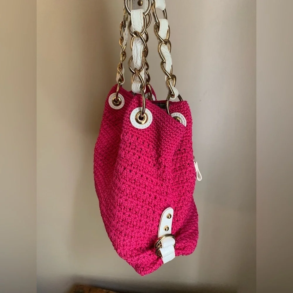 The Sak fuschia crochet purse with gold chains pink y2k